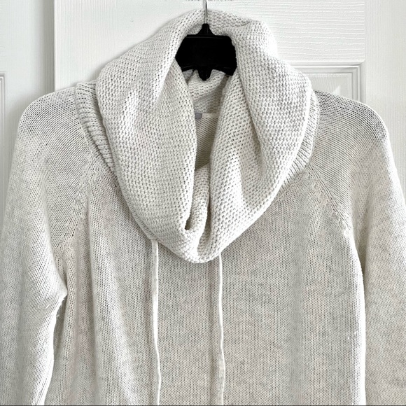 Columbia Cowl Neck Sweater With Drawstrings Oatmeal Color Size XL Fits Like L - Picture 2 of 7